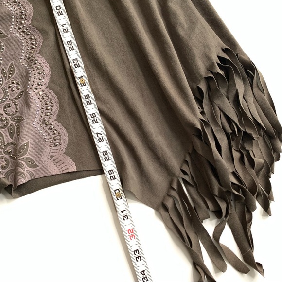 Vocal Faux Suede Long Sleeve Studded Fringe Shark Bite Tunic Top Size Medium - Picture 10 of 12